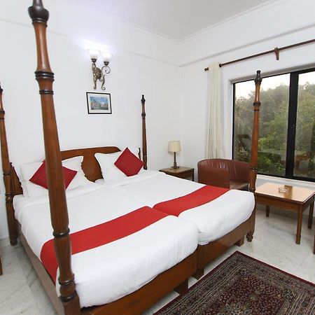 Hotel Palm Greens New Delhi Eksteriør billede