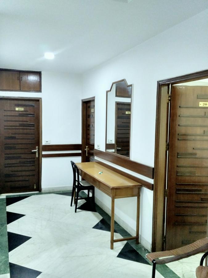 Hotel Palm Greens New Delhi Eksteriør billede