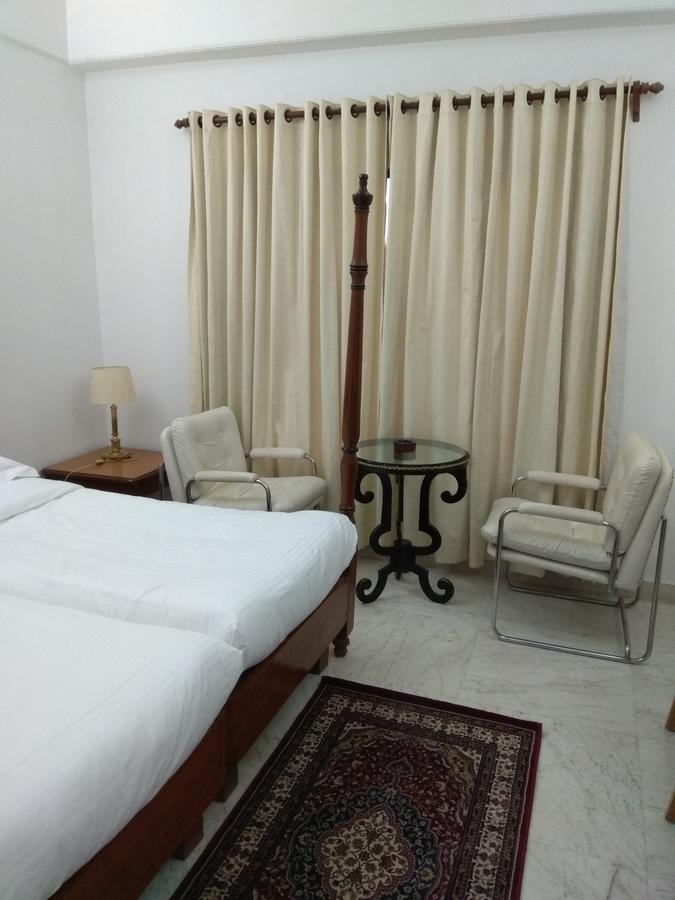 Hotel Palm Greens New Delhi Eksteriør billede