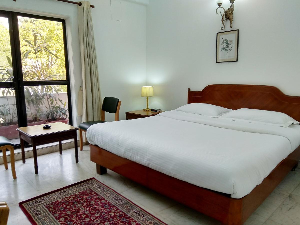 Hotel Palm Greens New Delhi Eksteriør billede