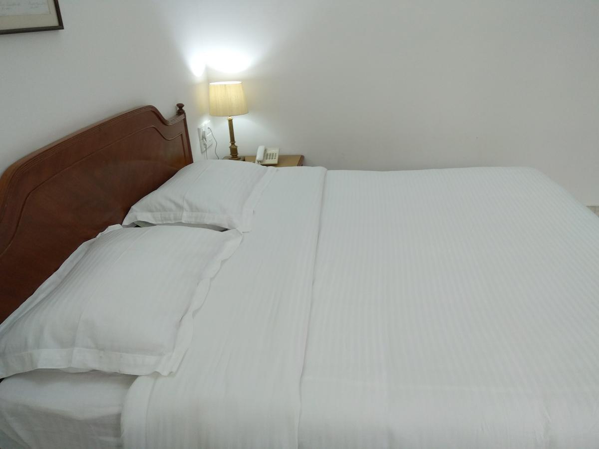 Hotel Palm Greens New Delhi Eksteriør billede